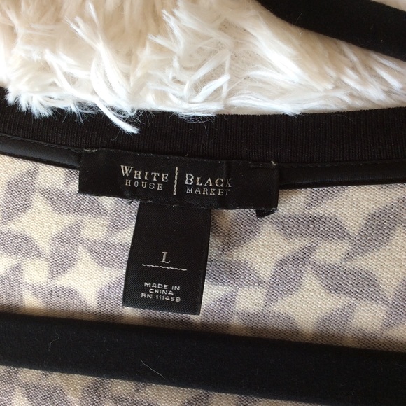 🎉$13 Tops 3/$20🎉White House Black Market Sweater - Picture 4 of 7